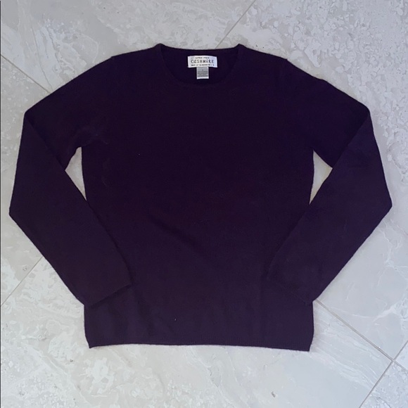 Bloomingdale’s Cashmere Purple Sweater - Picture 4 of 8